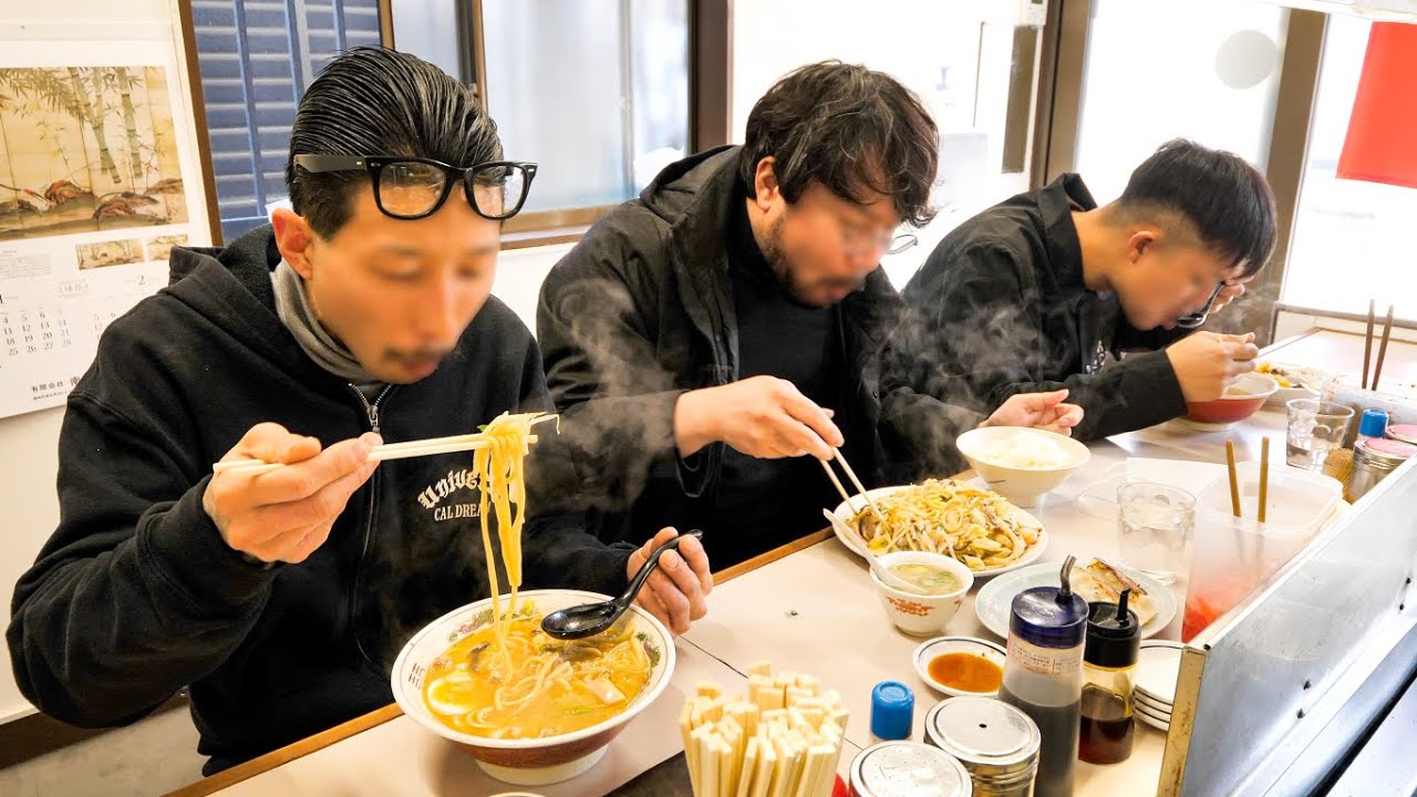 【ご当地グルメ動画】福岡）ガテン系職人働く男たちを支える焼めし町中華に密着！丨Egg Fried Rice-Wok Skills In Japan